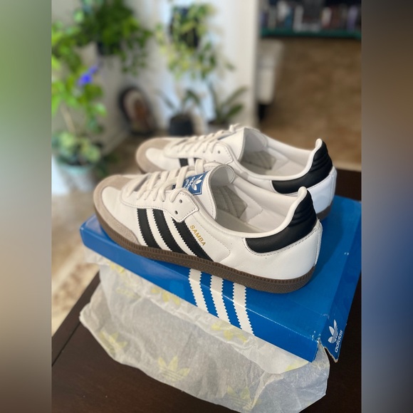 Adidas White and Black Classic Samba OG
NEW - never used - Picture 8 of 10